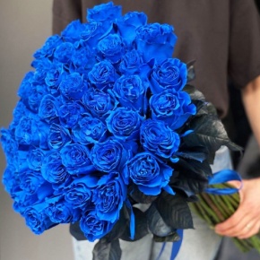 Букет из 51 синей розы Эквадор под ленту (70 см) в Дедовске