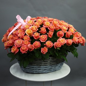 Композиция в корзине из 101 розы Мисс Пигги (50 см) в Дедовске
