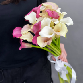 Букет из 21 каллы микс в Дедовске