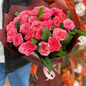 Букет из 25 махровых пионовидных роз Риджентс парк  (60 см) в Дедовске