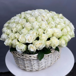 101 белая роза в корзине (40 см) в Дедовске