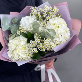 Букет "Суприм" из гортензий и хамелациума в Дедовске