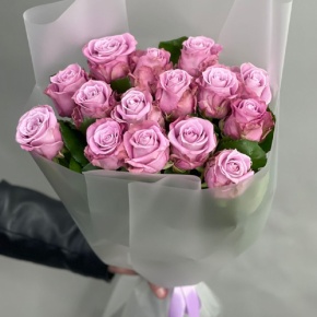 Монобукет из 15 малиновых роз Меритим (50 см) в Дедовске