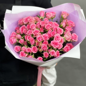 Букет "Рассвет принцессы" из 15 кустовых роз (50 см) в Дедовске