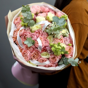 Букет "Миссис" из кустовой розы Джульетта и эустом в Дедовске