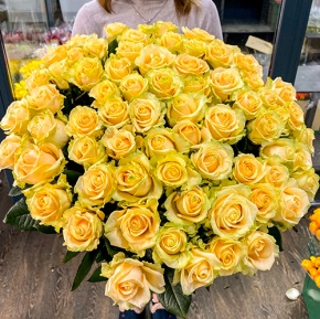 75 роз Аваланж (70 см) в Дедовске
