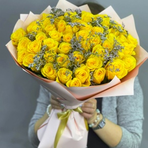 Букет из 51 лимонной розы с лимониумом в Дедовске