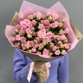 Букет  из 19 кустовых роз (60 см) в Дедовске