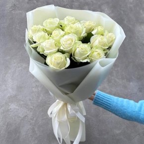 Букет "Умка" из 15 белых роз (50 см) в Дедовске