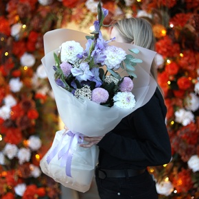 Букет "Тесса" из гладиолусов, георгин, озатамнуса и хризантем Момоко в Дедовске