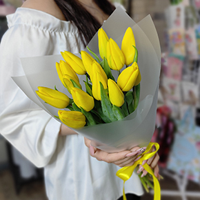 Букет из 15 жёлтых тюльпанов в Дедовске