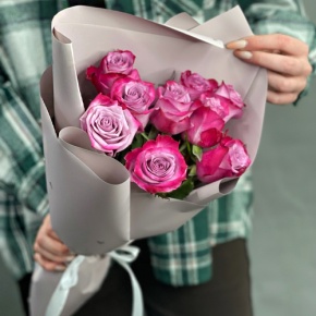 Букет "Сесилия" из 9 фиолетовых роз кения (40 см) в Дедовске