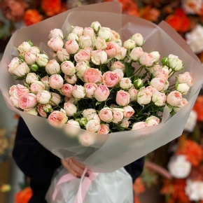 Букет из 35 нежных кустовых роз (40 см) в Дедовске