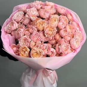 Букет из 35 кустовых пионовидных роз Джульетта (60 см) в Дедовске