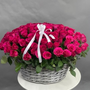 Композиция в корзине из 101 малиновой розы (40 см) в Дедовске