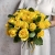 Букет из 25 лимонных роз с рускусом (40 см) в Дедовске