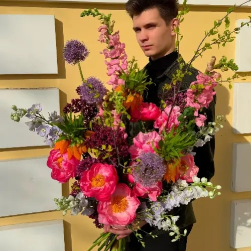Авторский букет с коралловыми пионами "Эйфория" в Дедовске