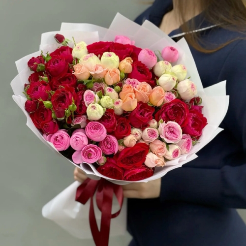 Букет из 15 разноцветных веток кустовых роз в Дедовске