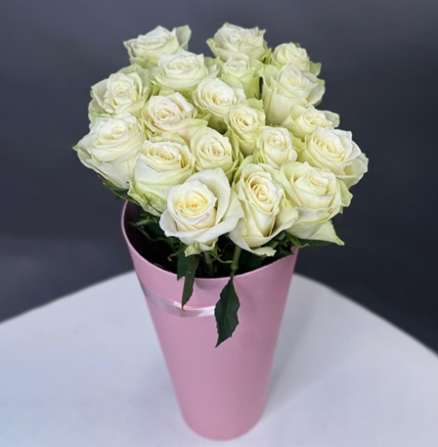 19 белых роз Кения в конусе в Дедовске